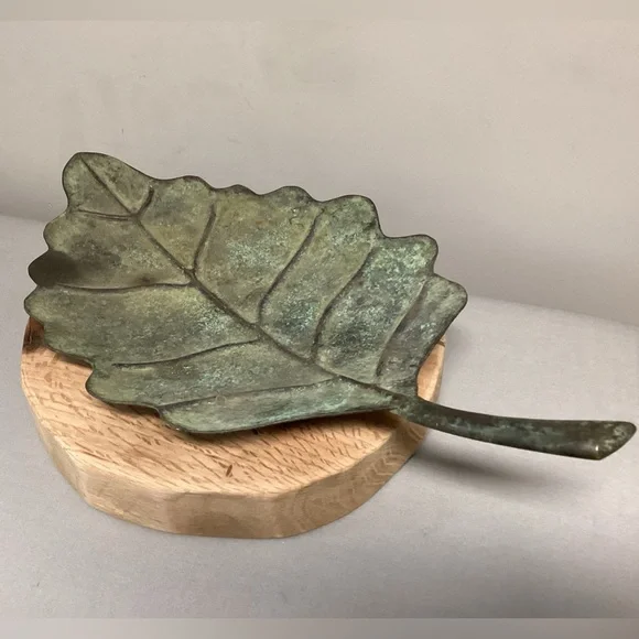 🟢 Vintage Solid Brass, Huge & Loaded With Patina Leaf Center Piece Decor - Rare - Picture 11 of 16